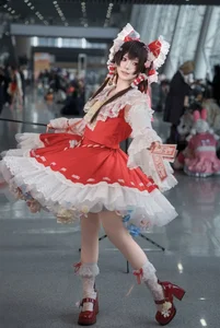 Stunning Hana Cosplay as Hualingmeng at Firefly Animation Carnival: Exquisite Floral Fantasy Fashion and Elegant Hanfu-Inspired Design for Anime Lovers - image 7