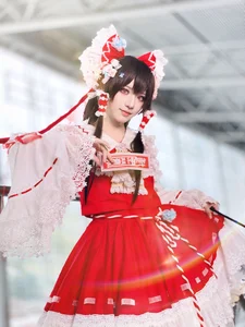Stunning Hana Cosplay as Hualingmeng at Firefly Animation Carnival: Exquisite Floral Fantasy Fashion and Elegant Hanfu-Inspired Design for Anime Lovers - image 10