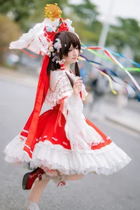 Stunning Hana Cosplay as Hualingmeng at Firefly Animation Carnival: Exquisite Floral Fantasy Fashion and Elegant Hanfu-Inspired Design for Anime Lovers - image 5