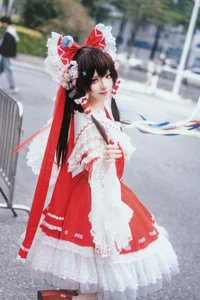 Stunning Hana Cosplay as Hualingmeng at Firefly Animation Carnival: Exquisite Floral Fantasy Fashion and Elegant Hanfu-Inspired Design for Anime Lovers - image 3