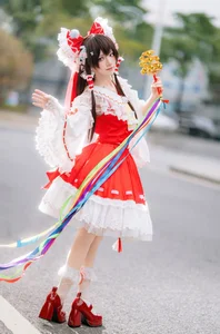Stunning Hana Cosplay as Hualingmeng at Firefly Animation Carnival: Exquisite Floral Fantasy Fashion and Elegant Hanfu-Inspired Design for Anime Lovers - image 15