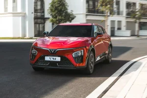 VinFast VF 7: A Fusion of Luxury Design and Advanced Electric Vehicle Technology - image 1