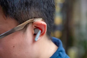 Experience the Beat: Bức Tường True Wireless Earbuds - A New Trend in Music and Style - image 8