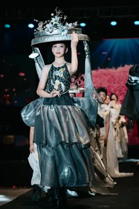 Cultural Fusion: Child Models Showcase High Fashion to the Rhythms of Traditional Folk Music - image 5