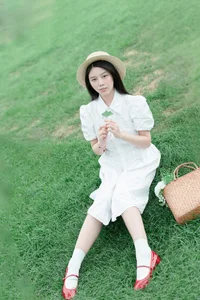 Captivating Visuals: YiTuYu Art Language Vol.4963 with Model Xian Yu - image 6