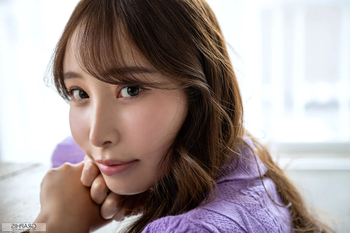 Sora Honda Graphis Gals Chill With Vol.1-2-3 Photography Collection - Stunning Lifestyle Portraits and High-Quality Aesthetic Visuals