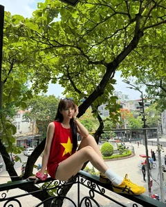 Korean Model Turns Heads in Hanoi's Historic Old Quarter - image 5