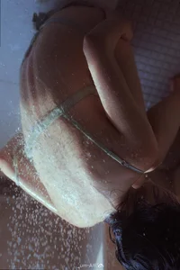 Artistic Wet Look Photography: A Stunning Collaboration Between Amu and A Dinh - image 5