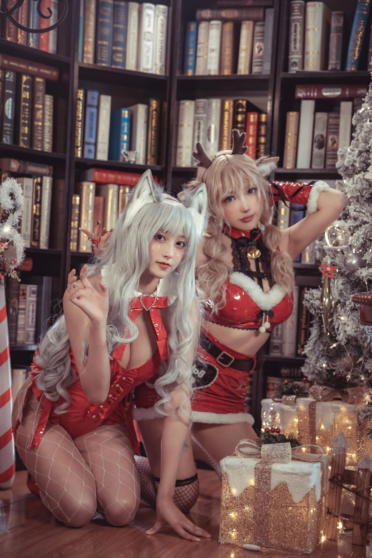 Ci Qing Poi and Dong Ma Lu Sha - Reindeer and Wolf Cosplay Collection (41P)