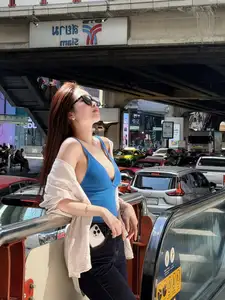 Le Phuong Anh: Vietnamese Hot Girl's Alluring Style Shines on Thailand Streets - image 7
