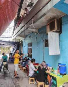 Unique Street Food Experience: The Famous Rope-Pulled Hu Tieu Shop in Ho Chi Minh City - image 6