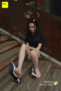 Xin Xin - Short Shorts and Silk II IESS Sixiangjia 051 - image 16