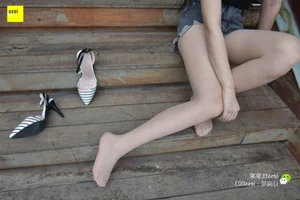 Xin Xin - Short Shorts and Silk II IESS Sixiangjia 051 - image 5