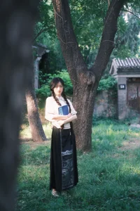 Elegant Fashion Portraits of Xu Jia Yue: YiTuYu Art Language Vol.9354 Aesthetic Photography Collection - image 9