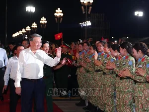 General Secretary To Lam Attends the 'Under the Glorious Flag' Political Art Program in Vietnam - image 8