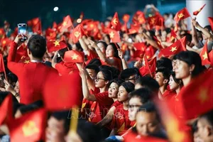 General Secretary To Lam Attends the 'Under the Glorious Flag' Political Art Program in Vietnam - image 1