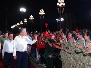 General Secretary To Lam Attends the 'Under the Glorious Flag' Political Art Program in Vietnam - image 4