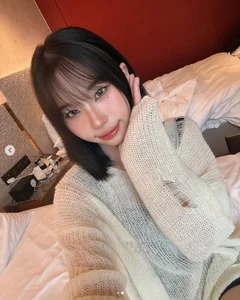 From Unexpected Incidents to Global Fame: How This Influencer Became an Overnight Social Media Sensation - image 1