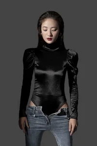 YiTuYu Art Language Vol.5748 Featuring Zhou Xu Xu - Elegant Portrait Photography Collection - image 21