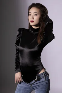 YiTuYu Art Language Vol.5748 Featuring Zhou Xu Xu - Elegant Portrait Photography Collection - image 15