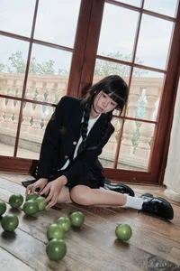 YiTuYu Art Language Vol.8053: Exquisite Photography Collection Featuring Model Shi San Jin Ya - image 10