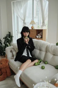 YiTuYu Art Language Vol.8053: Exquisite Photography Collection Featuring Model Shi San Jin Ya - image 12