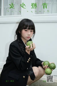 YiTuYu Art Language Vol.8053: Exquisite Photography Collection Featuring Model Shi San Jin Ya - image 9