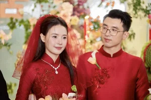 Midu’s Stunning Floral-Inspired Wedding Photos: A Masterclass in Romantic Bridal Elegance and Celebrity Style - image 8