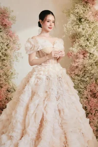 Midu’s Stunning Floral-Inspired Wedding Photos: A Masterclass in Romantic Bridal Elegance and Celebrity Style - image 13