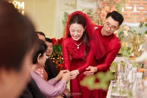 Midu’s Stunning Floral-Inspired Wedding Photos: A Masterclass in Romantic Bridal Elegance and Celebrity Style - image 9