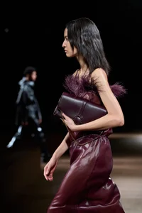 Top 7 Luxury Handbag Trends to Elevate Your Fall Wardrobe This Season - image 16