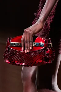 Top 7 Luxury Handbag Trends to Elevate Your Fall Wardrobe This Season - image 18