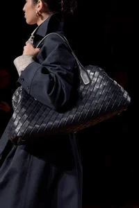 Top 7 Luxury Handbag Trends to Elevate Your Fall Wardrobe This Season - image 12