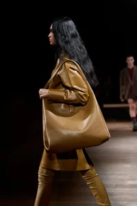 Top 7 Luxury Handbag Trends to Elevate Your Fall Wardrobe This Season - image 8