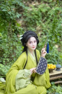 Artistic Expressions: Miao Su Su in YiTuYu Art Language Vol.7320 - image 3