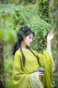 Artistic Expressions: Miao Su Su in YiTuYu Art Language Vol.7320 - image 17