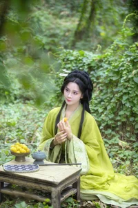 Artistic Expressions: Miao Su Su in YiTuYu Art Language Vol.7320 - image 8