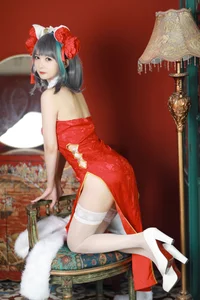 Stunning Azur Lane Cheshire Cosplay by 51 Jiang: Elegant Lunar New Year Qipao Collection and Spring Festival Aesthetic Photography - image 4