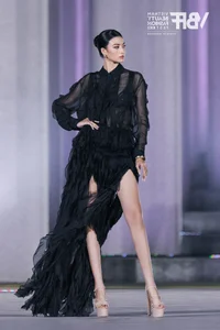 The Striking Presence of Model Tuyen Duong at Miss World Vietnam 2025 - image 2