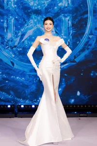 The Striking Presence of Model Tuyen Duong at Miss World Vietnam 2025 - image 5