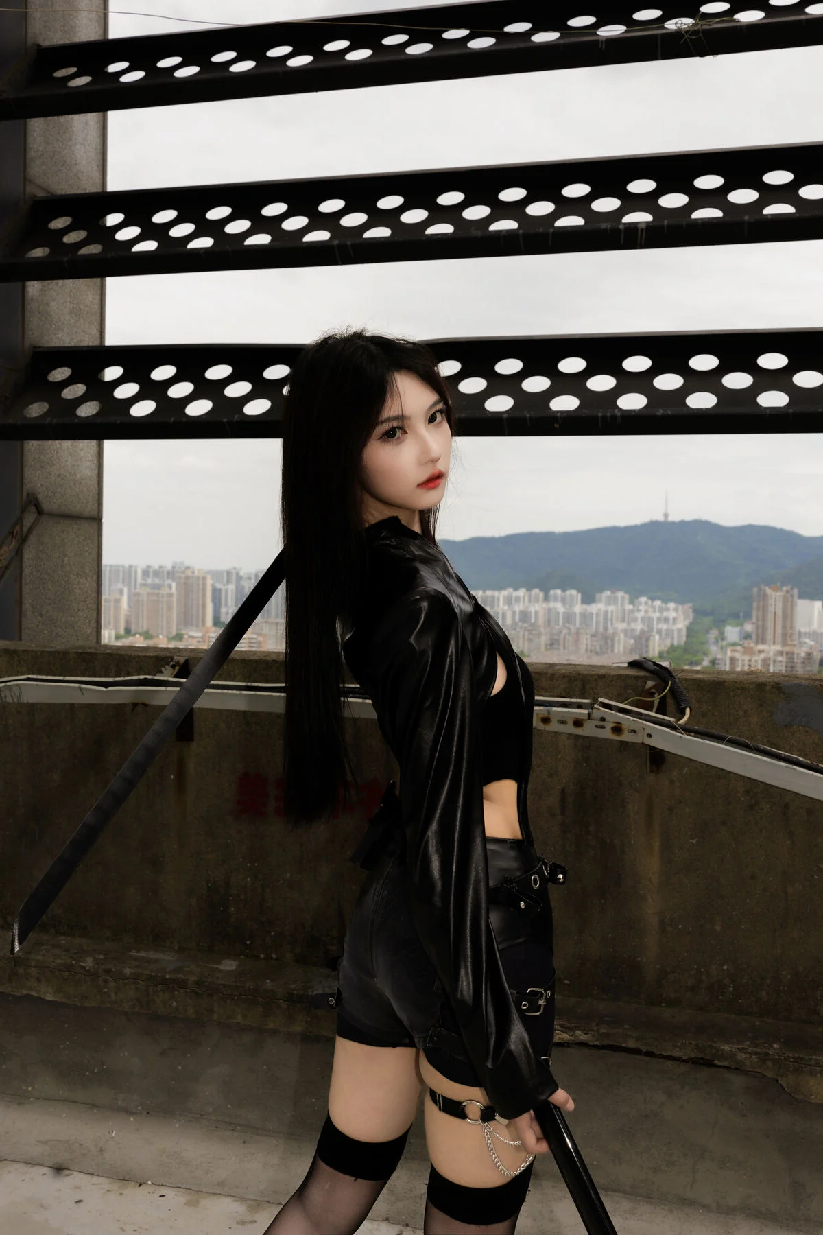 YiTuYu Art Language Vol.10415: Stunning Portrait Collection Featuring Gai Gai in an Elegant 31-Photo Digital Gallery