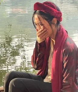 Diệu Thúy: The Stunning 'Ả Đào' Singer in 'Peach Blossoms, Pho and Piano' Redefining Classical Vietnamese Beauty and Grace - image 0