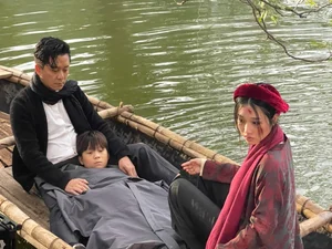 Diệu Thúy: The Stunning 'Ả Đào' Singer in 'Peach Blossoms, Pho and Piano' Redefining Classical Vietnamese Beauty and Grace - image 2