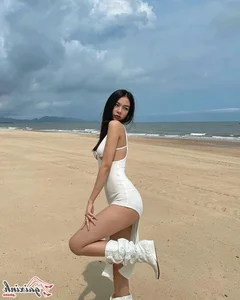 Phi Phuong Anh Showcases Stunning Bikini Style and Fitness at Age 25 - image 28