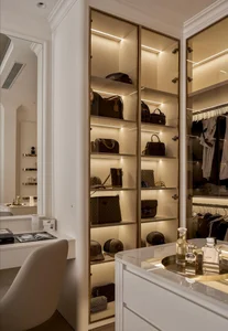 Neoclassical Elegance in a 3m Alley: A Masterpiece of Small-Space Luxury Architecture - image 27