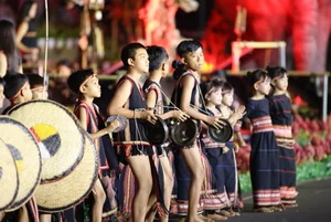 Experience the Soul of the Highlands: The Enchanting 'Đại ngàn reo' Art Performance - image 1