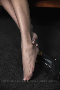 IESS Model Wan Ping in the Alluring Black Coffee and Lemon Peel Hosiery Set - image 10