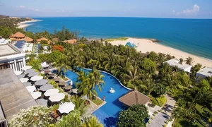 Top 10 Most Popular Luxury Resorts for Premium Holiday Getaways and Relaxation - image 4