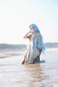 Coser G44 Won't Get Hurt Shines as Reverse: 1999 Character 37 on a Sunny Beach - image 2