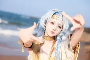 Coser G44 Won't Get Hurt Shines as Reverse: 1999 Character 37 on a Sunny Beach - image 6